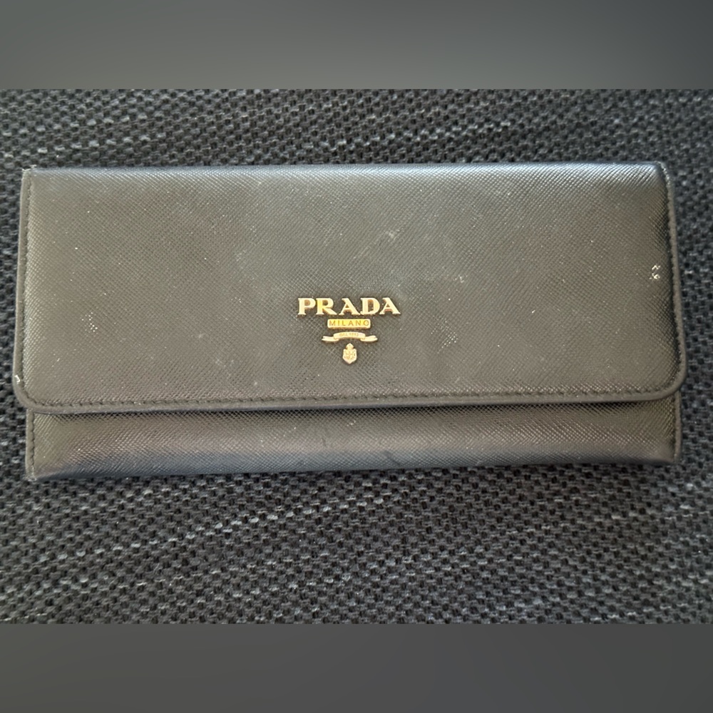Women’s Prada wallet